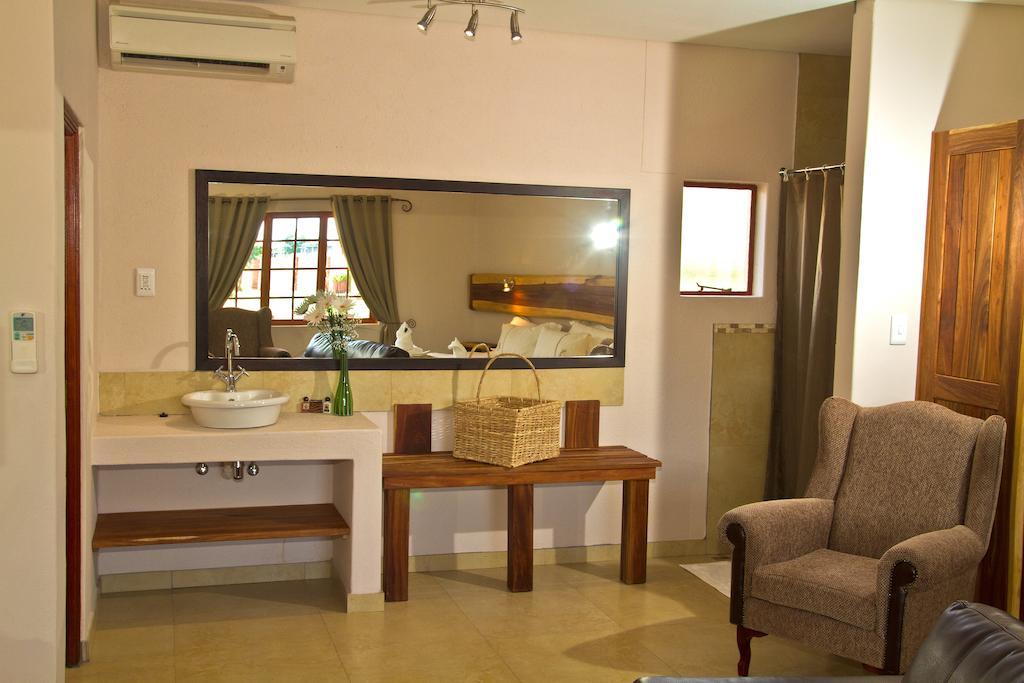 Cest Si Bon Hotel Очиваронго Экстерьер фото