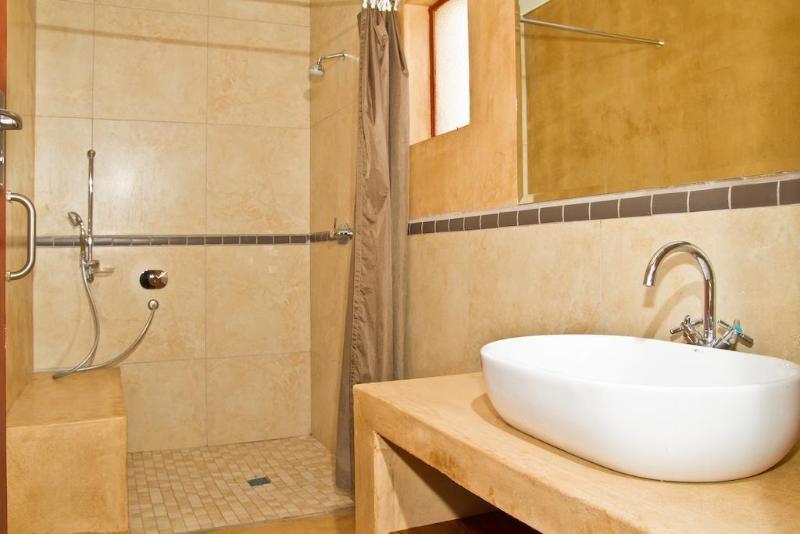 Cest Si Bon Hotel Очиваронго Экстерьер фото